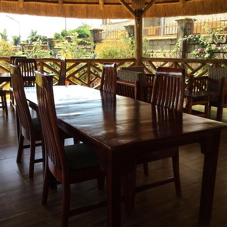 African Roots Guesthouse Entebbe Dış mekan fotoğraf