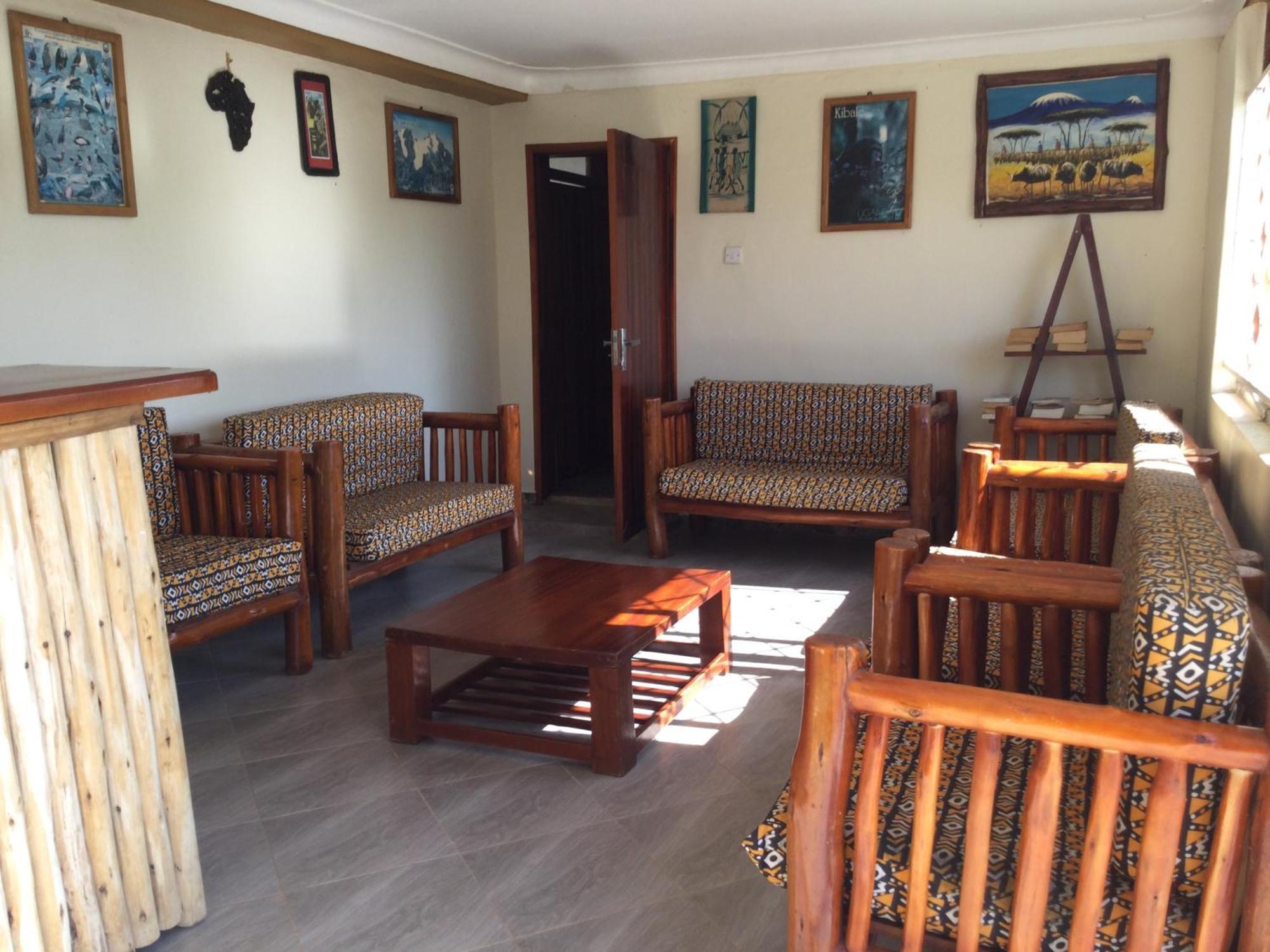 African Roots Guesthouse Entebbe Dış mekan fotoğraf