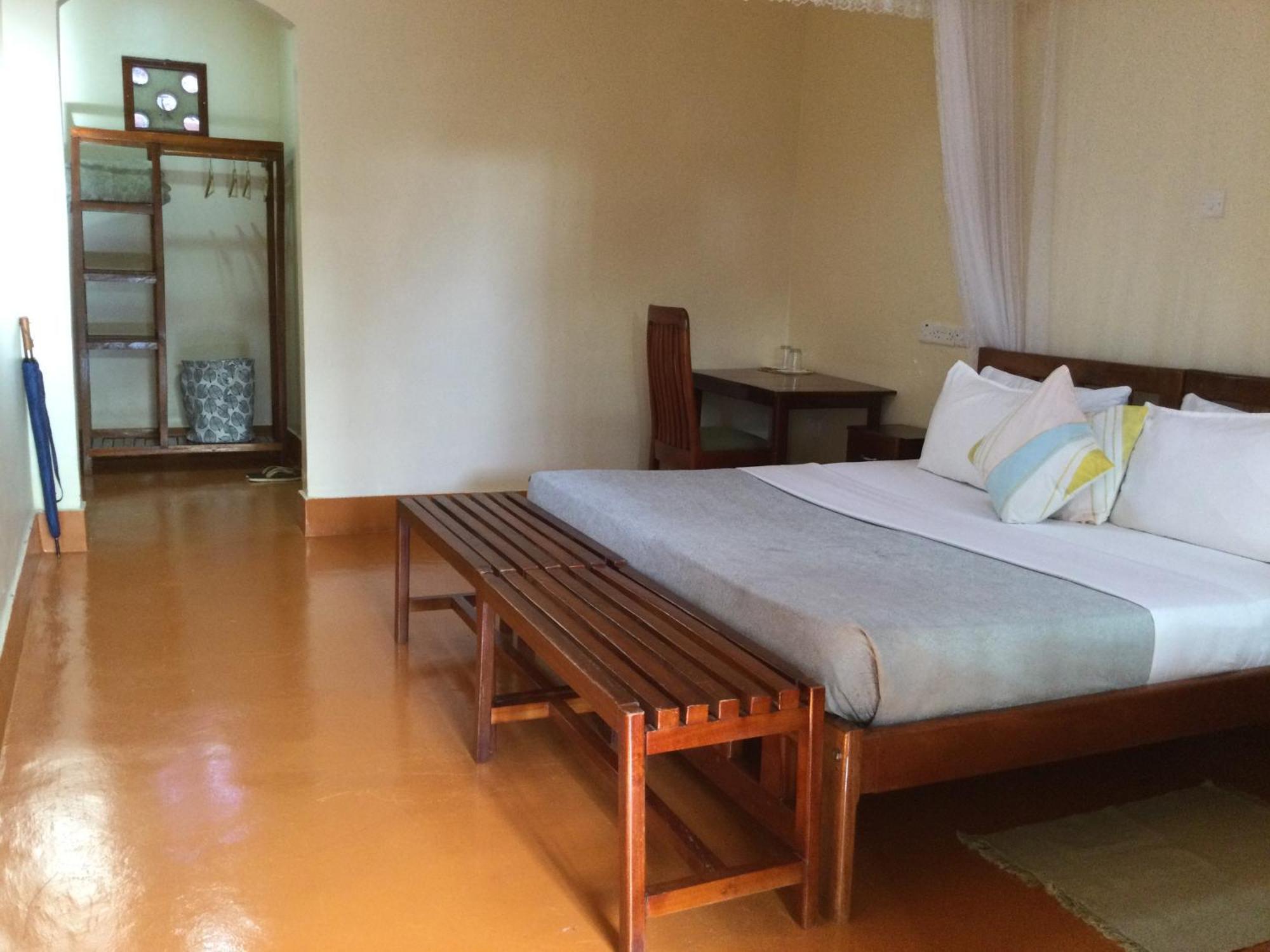 African Roots Guesthouse Entebbe Dış mekan fotoğraf