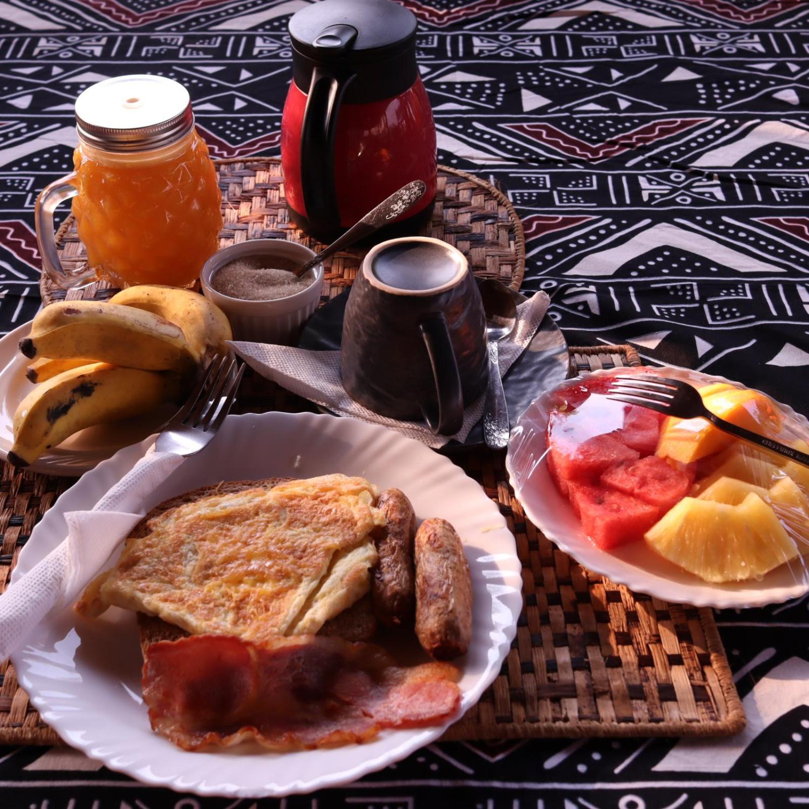 African Roots Guesthouse Entebbe Dış mekan fotoğraf